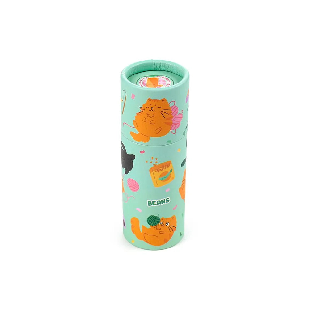 Originele tekenset van Beans & Co. als uniek en duurzaam cadeau, kleurrijk verpakt in beschermende koker met katjesdessin