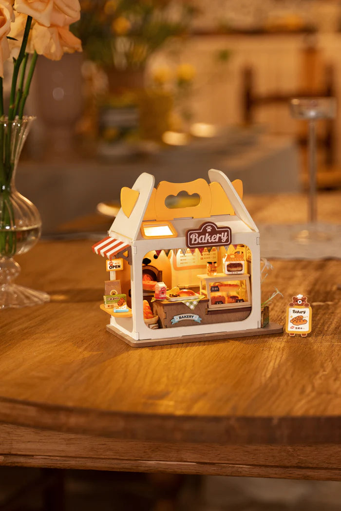 Rolife | Miniatuur winkeltje: Teddy's breadbox  - 15 cm