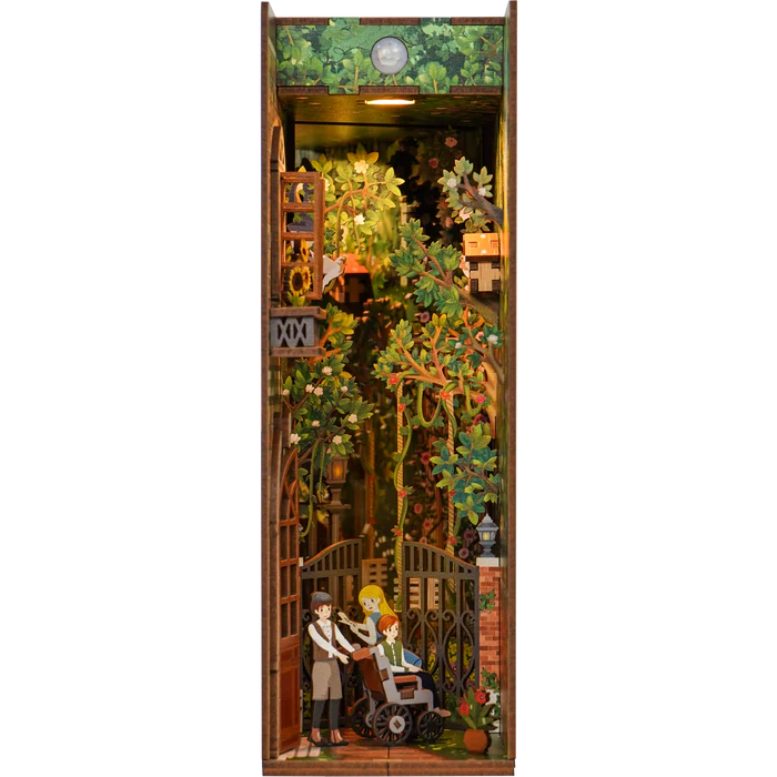 Tone-Cheer | Book nook: The secret garden - 24 cm