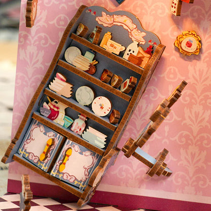 Tone-Cheer | Book nook: Alice in wonderland - 24 cm